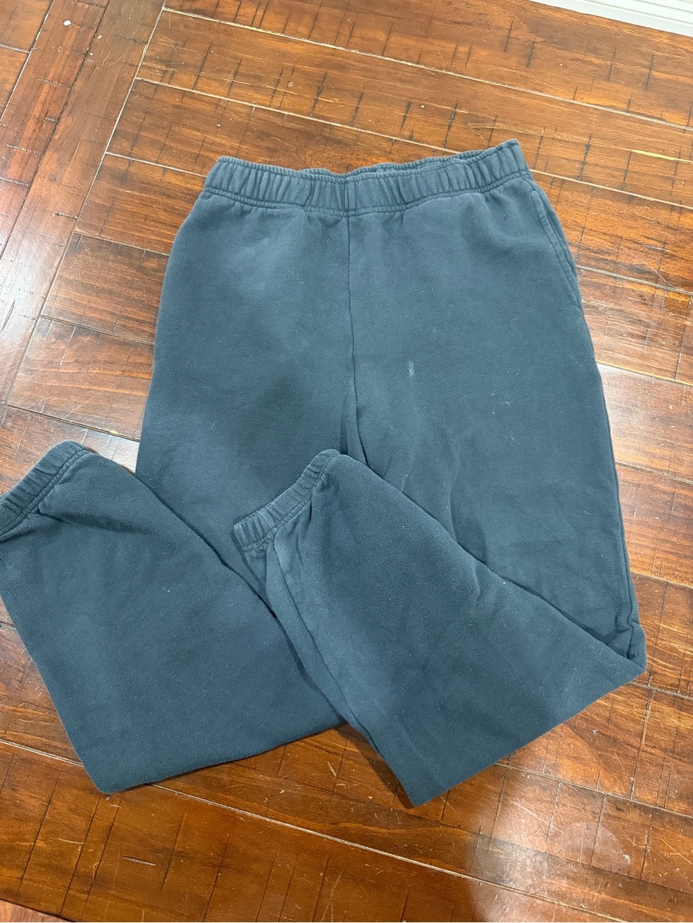 gray american eagle joggers